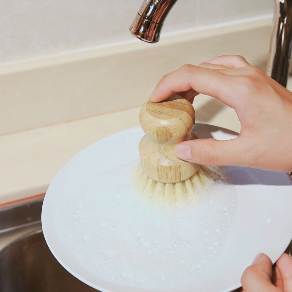 Cepillo ecológico multiusos - Lava loza / Limpiador tenis